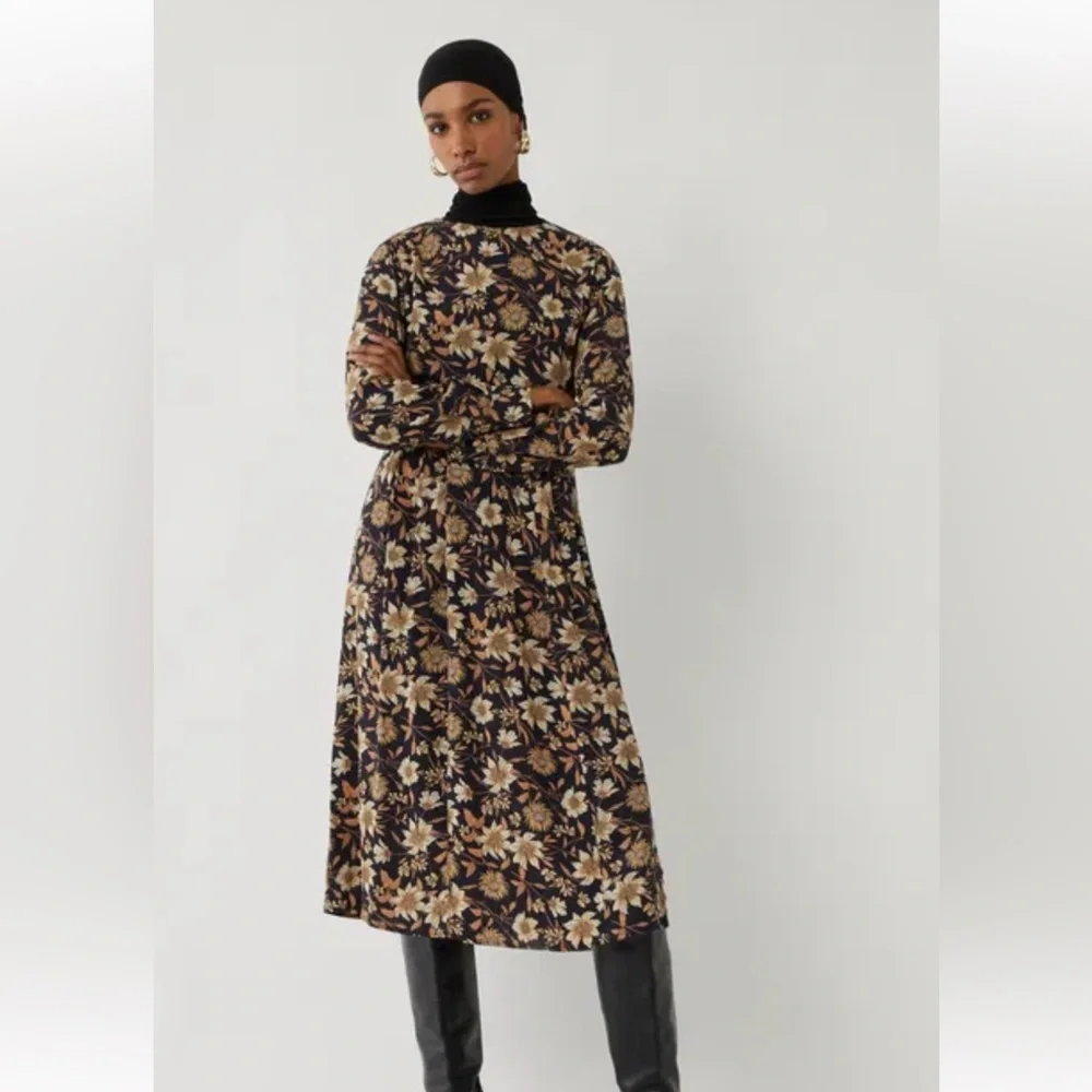 Warehouse Autum Daisy midi long Sleeve Dress - Picture 2 of 7